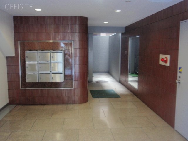 靖国外苑ビル(旧 川内ビル) エントランス