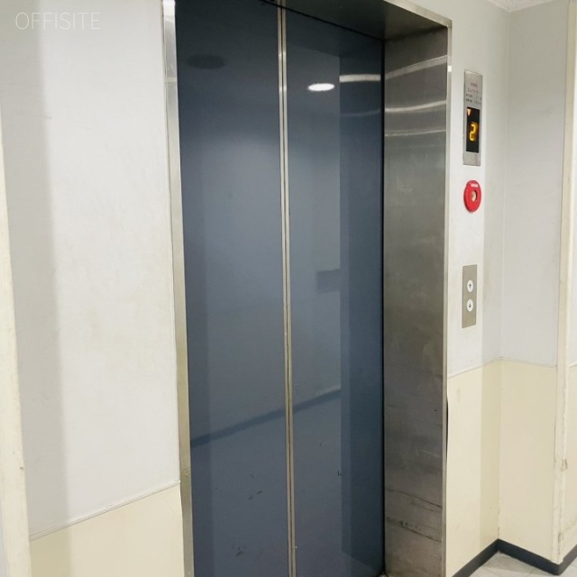 千種ニュータワービル 荷物用エレベーター