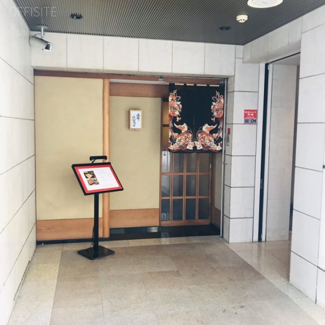 アデッソ西麻布 エントランス