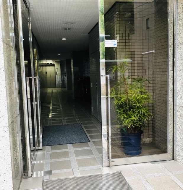 芝尾島ビル エントランス