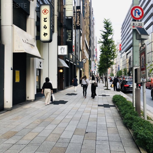 GINZA GREEN 前面は中央通り