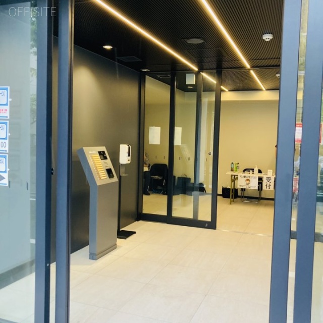 市ヶ谷科学技術イノベーションセンタービル エントランス