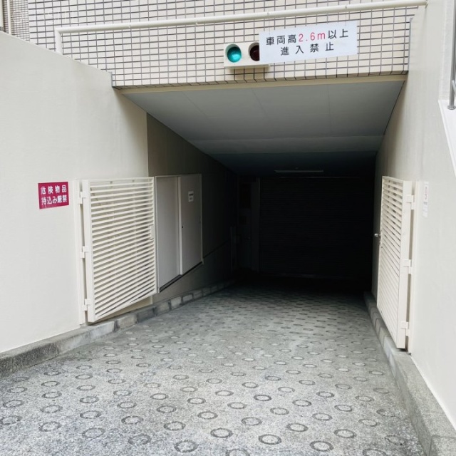 興信(日通住商神田)ビル 駐車場