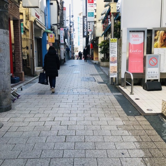 ニューパルビュービル ビル前面道路