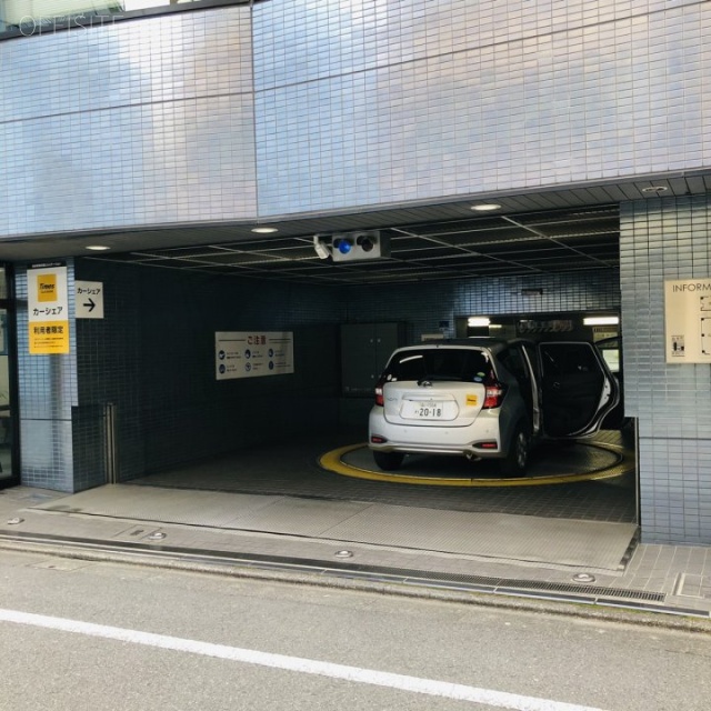 岩本町寿共同ビル 駐車場