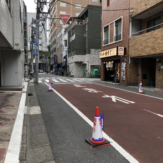 カズキビル ビル前面道路