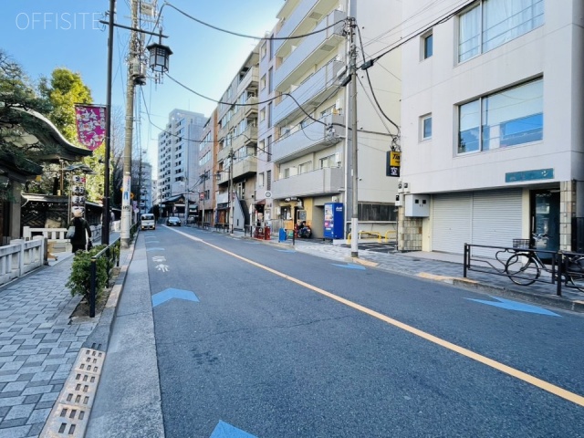 ミツオ湯島ビル 前面道路