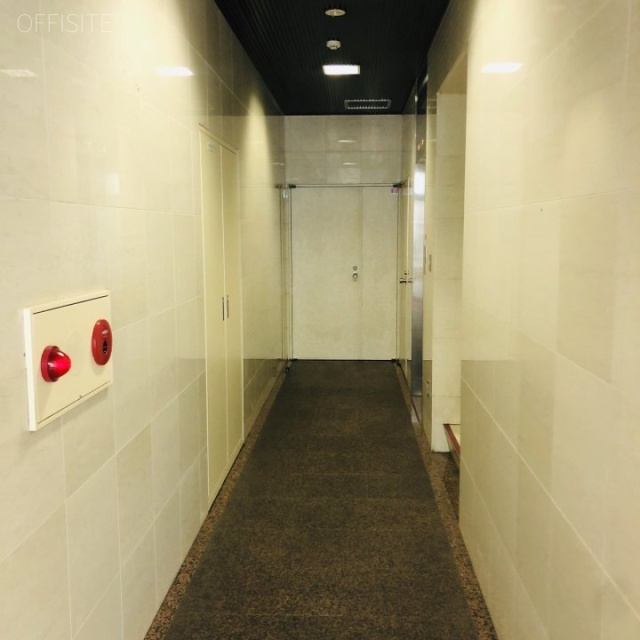 赤坂周山ビル エントランス