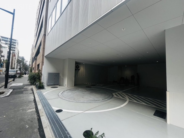 Time With 新日本橋 駐車場