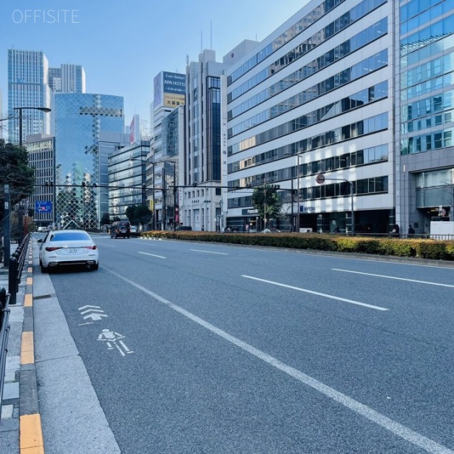 赤坂エイトワンビル 前面に外堀通り