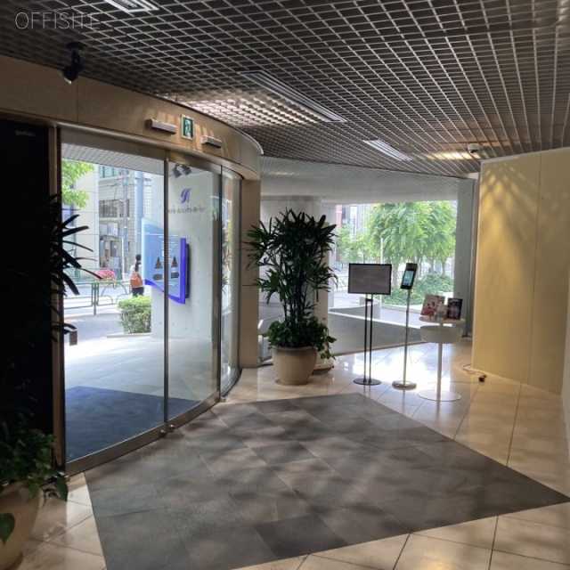 ヤマノ24ビル エントランス