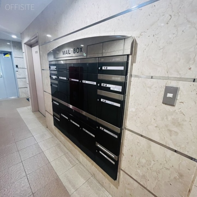 鈴栄ビル エントランス