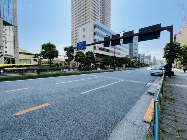 天王洲オーシャンスクエア 前面道路