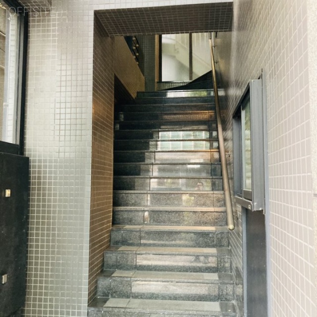 土井ビル エントランス