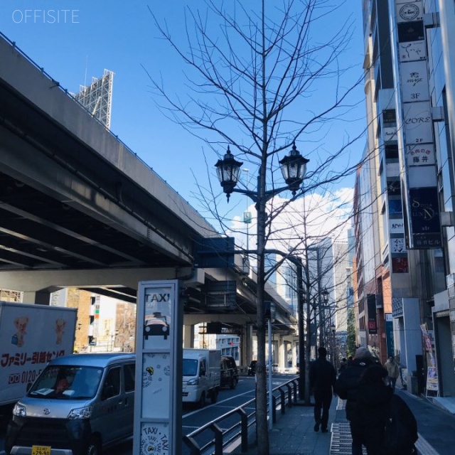 三経28ビル ビル前面道路
