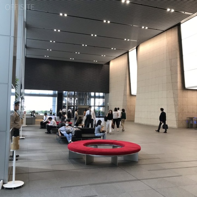 JR新宿ミライナタワー エントランス