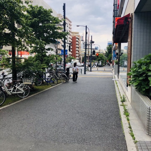 藤原ビル ビル前面道路