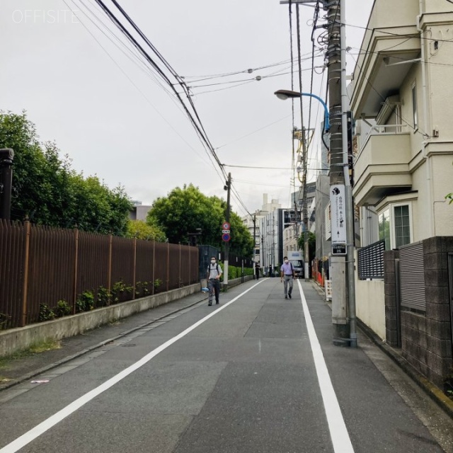 市ヶ谷左内坂ハイム ビル前面道路