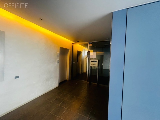 プラウドフラット新宿御苑 エントランス