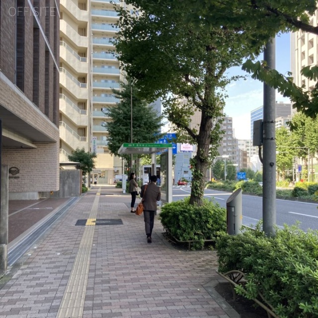 IS弓町ビル ビル前面道路