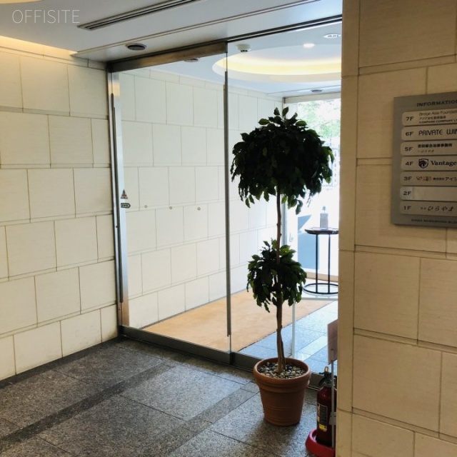 銀座武蔵野ビル エントランス