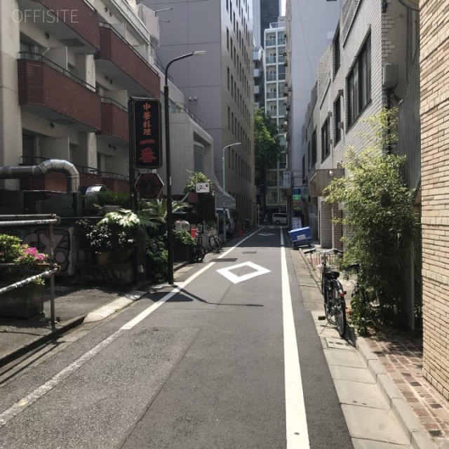 ILA渋谷美竹ビル ビル前面道路