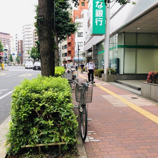 本郷BNビル ビル前面道路