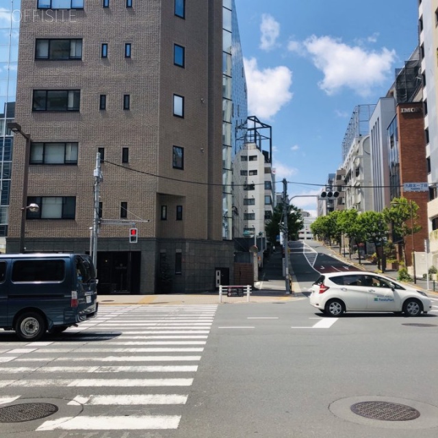 東英九段ビル ビル前面道路