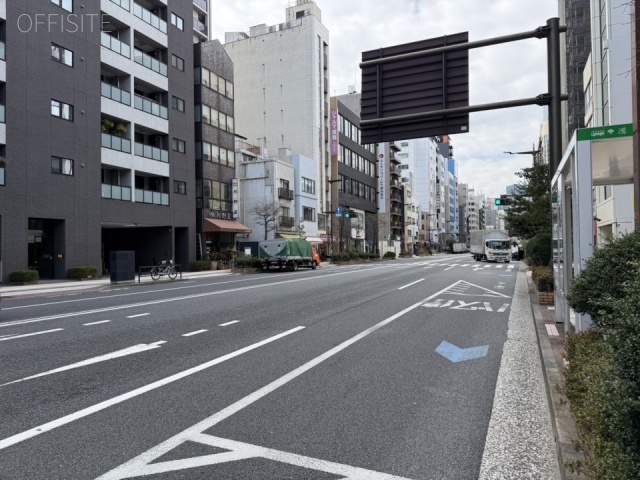 FMビル 前面に江戸通り