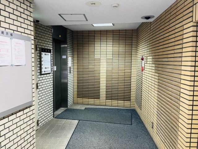 大宮三貴ビル エントランス