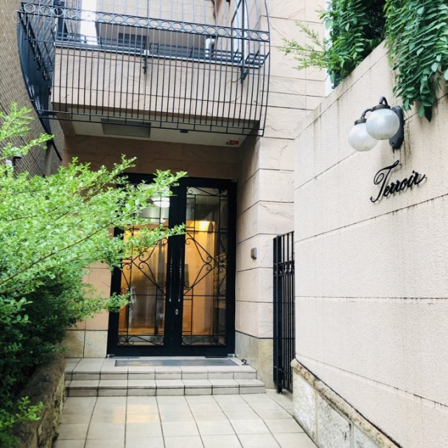 テロワール南青山 エントランス