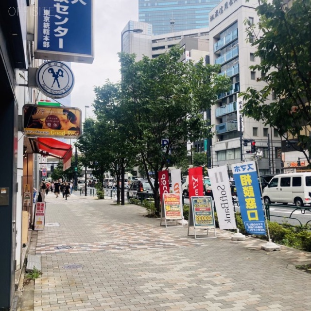 アクシーズ7号館ビル ビル前面道路