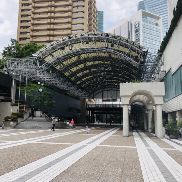 アーク森ビル アプローチ