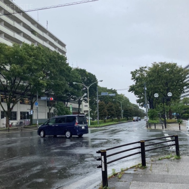 中野坂上サンブライトツイン 前面通り