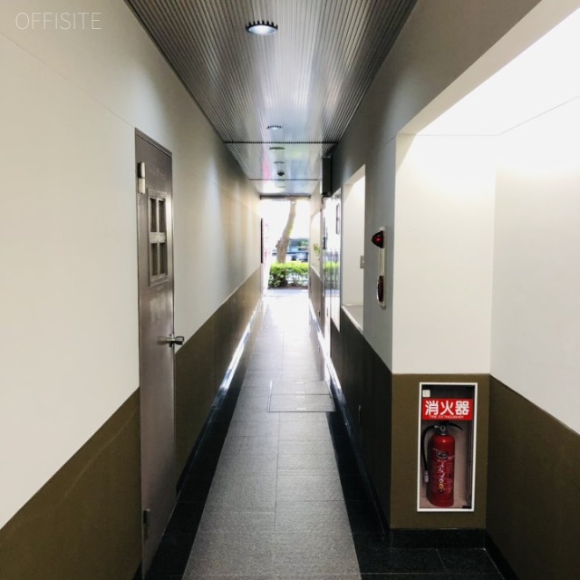 石井ビル エントランス