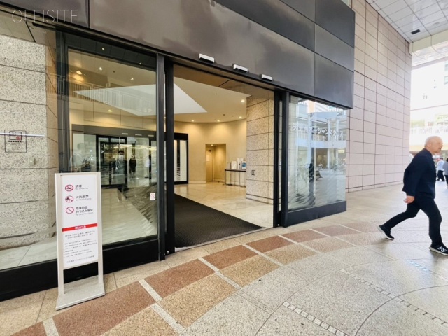 天王洲オーシャンスクエア ビル出入口