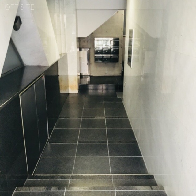 安藤ビル エントランス