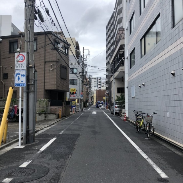 K・Kビル ビル前面道路