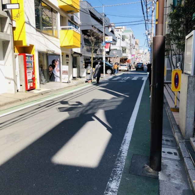 神宮前柴田ビル ビル前面道路