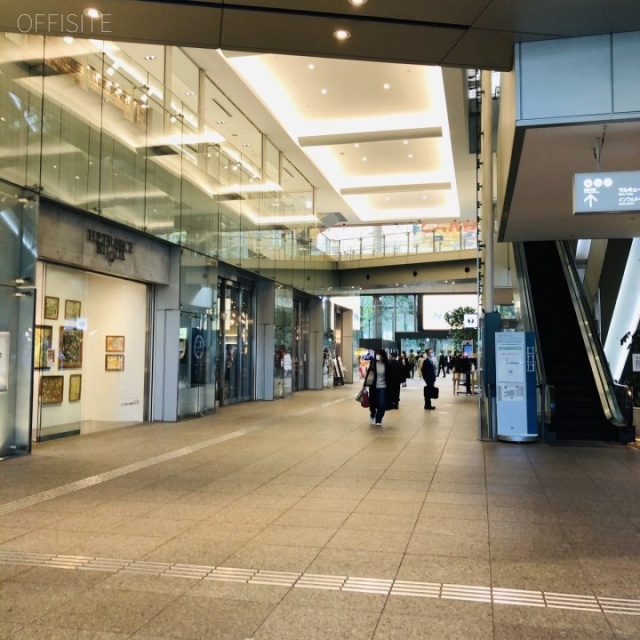 丸の内ビル エントランス