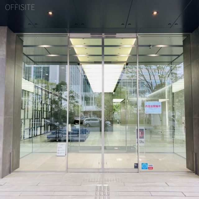 晴海センタービル オフィスビル出入口