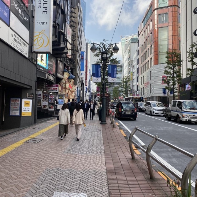 NMF渋谷公園通りビル ビル前面道路