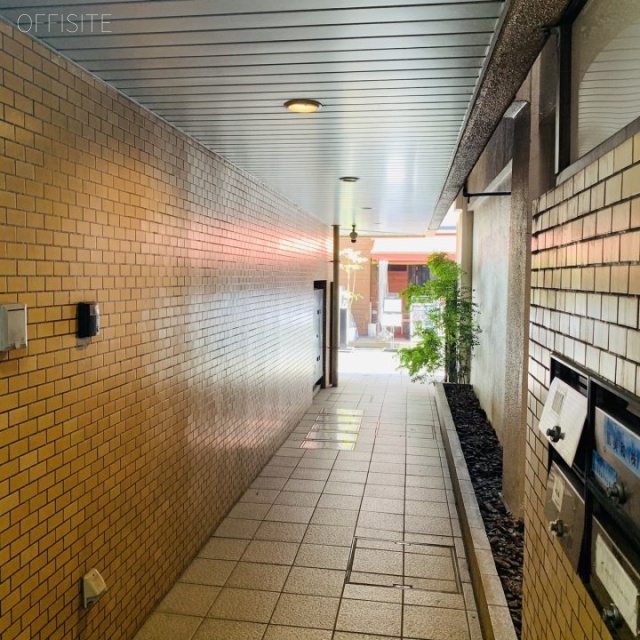 吉川ビル エントランス