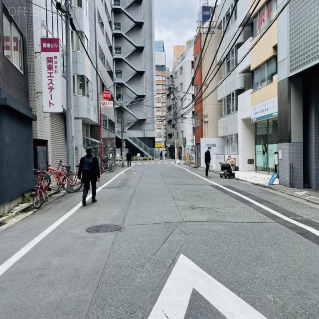 ユーデン浜松町ビル ビル前面道路
