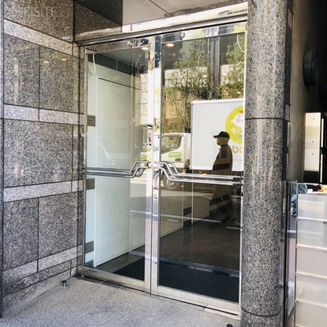 藤和神田錦町ビル エントランス