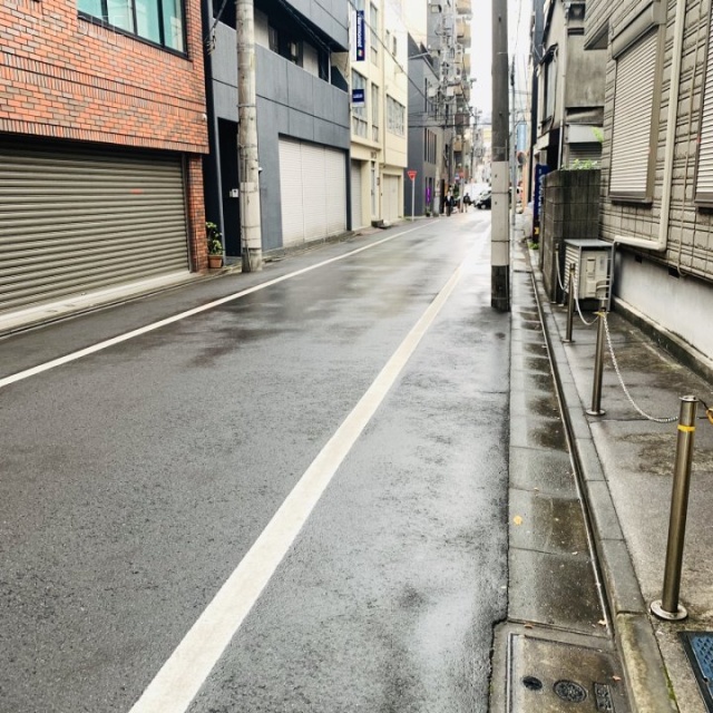 マツモトビル ビル前面道路