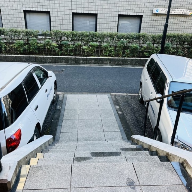 新宿中興ビル エントランス