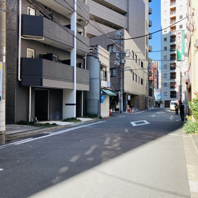 NRT神田須田町ビル ビル前面道路