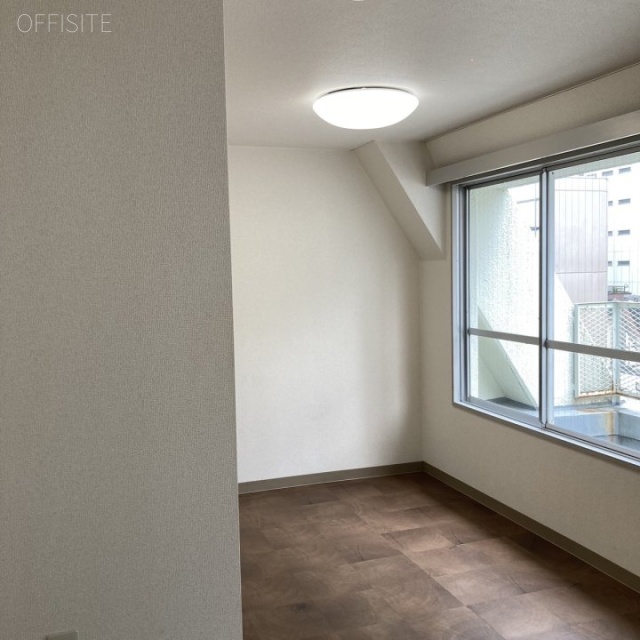 ライオネス浜松町 607号室 室内