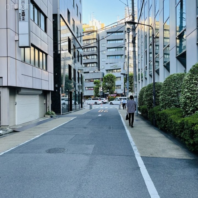 神田須田町スクエアビル ビル前面道路